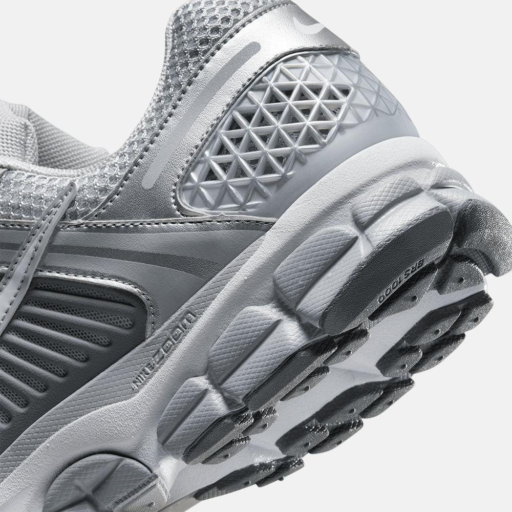 Up close, rear view of the Nike Zoom Vomero 5.