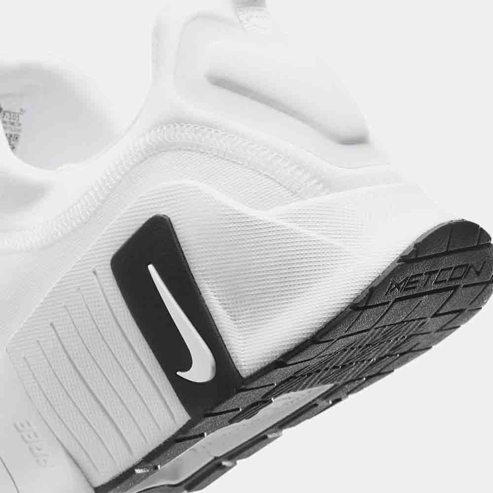 Up close, rear view of the Men's Nike Free Metcon 6.