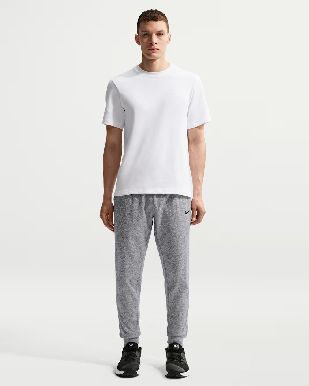 MENS NIKE THEMA-FIT TAPER PANT