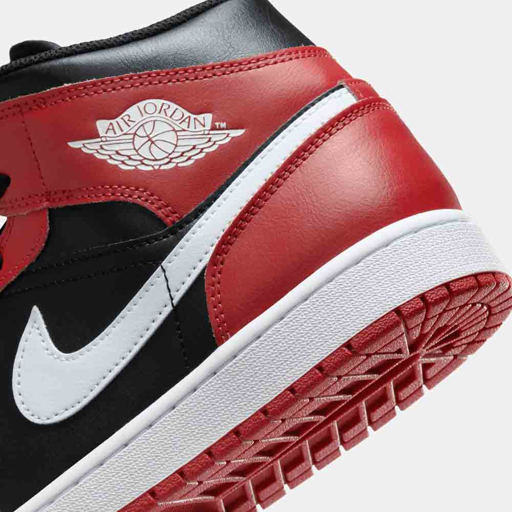 Up close, rear view of the Men's Air Jordan 1 Mid.