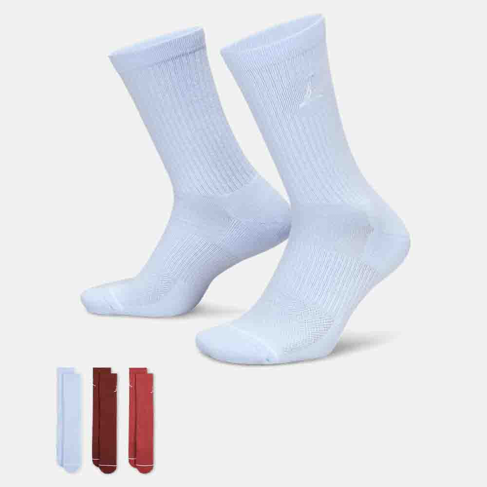 Front view of the Nike Everyday Crew Socks (3 Pairs).