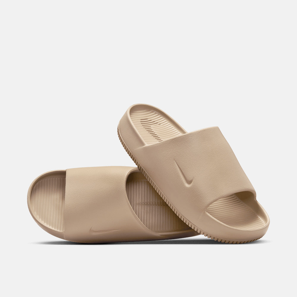 Side/top view of the Men's Nike Calm Slides.
