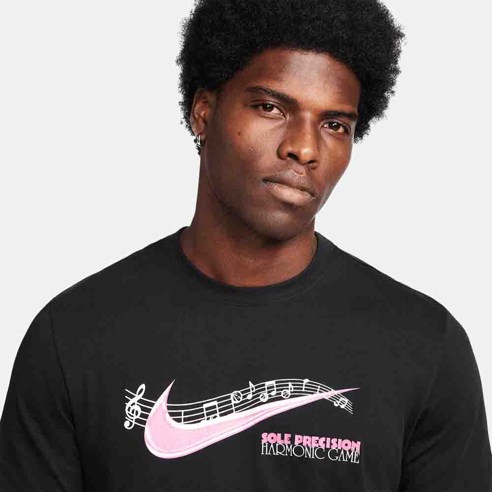 Up close, front view of the Men's Nike Basketball T-Shirt.