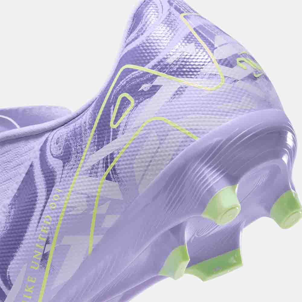 Up close, rear view of the Nike Mercurial Vapor 16 Academy Soccer Cleats.