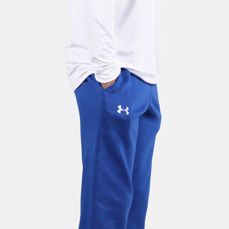 Side view of the Under Armour Men's Hustle Fleece Pant.