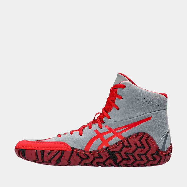 Side medial view of the Asics Aggressor 5 Wrestling Shoes.