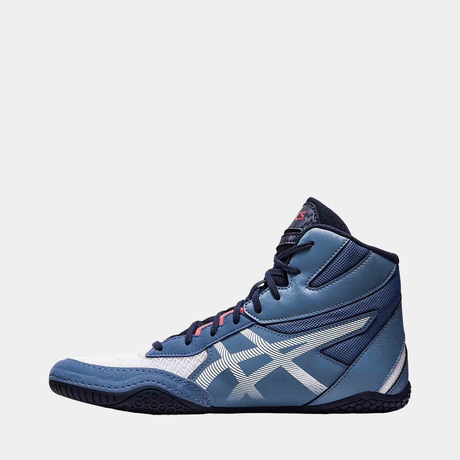 Side medial view of Asics Men's Matcontrol 3 Wrestling Shoes.