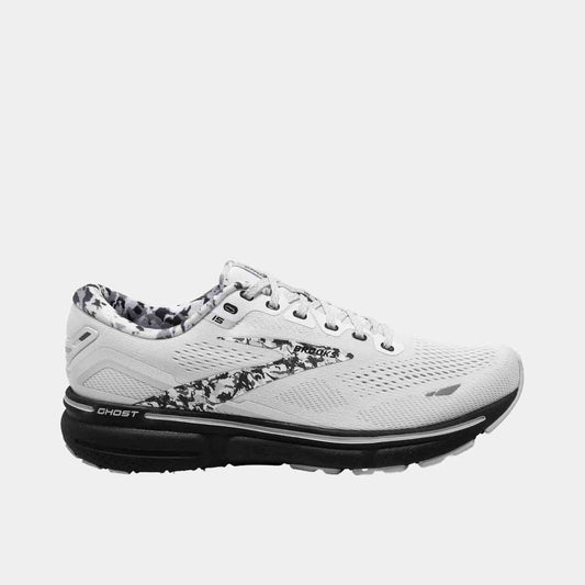 Side view of Women's Brooks Ghost 15 Running Shoes.
