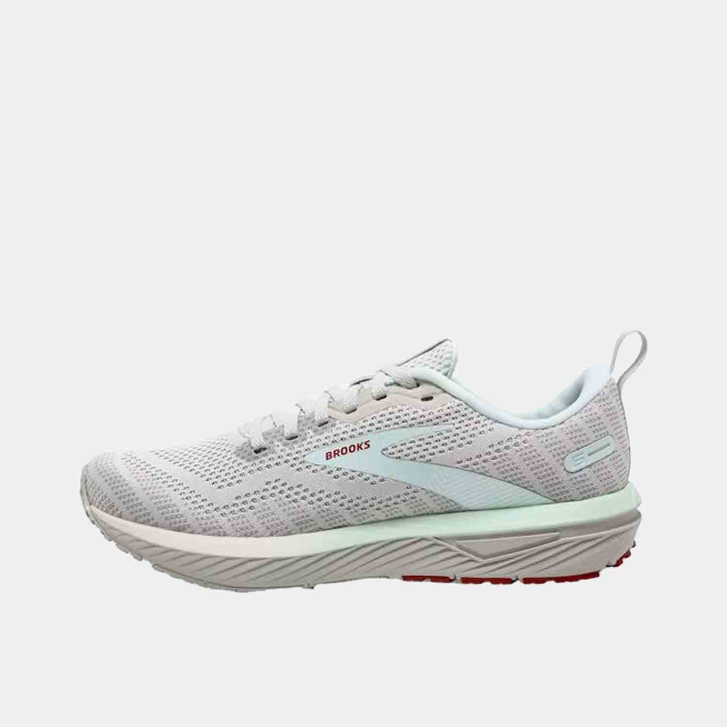 Side medial view of the Women's Brooks Revel 6 Running Shoes.