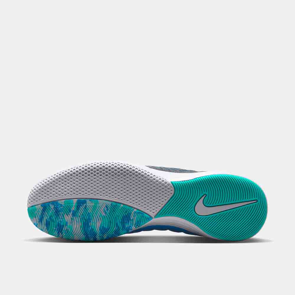 Bottom view of the Nike Lunargato II Indoor Soccer Shoes.