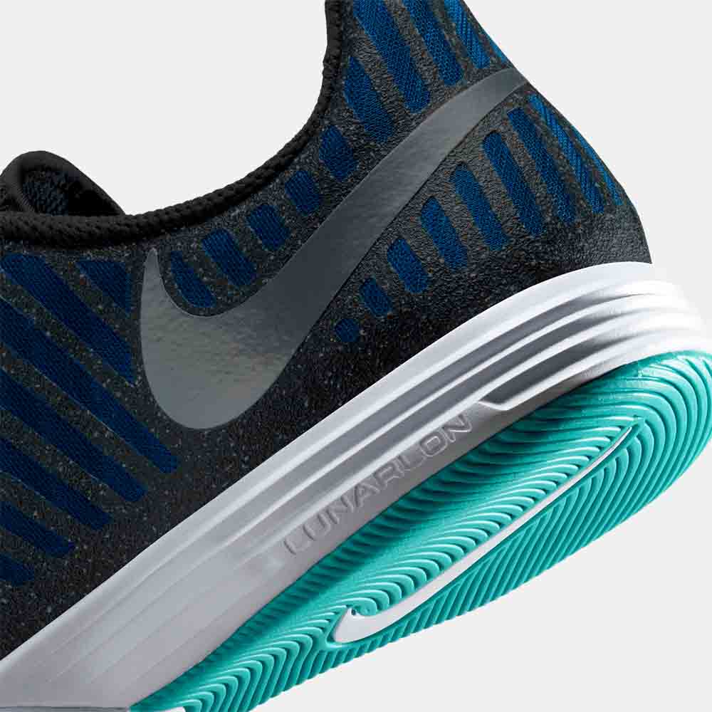 Up close, rear view of the Nike Lunargato II Indoor Soccer Shoes.