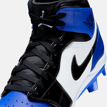 Up close, front view of the Men's Jordan 1 Retro MCS Baseball Cleats.