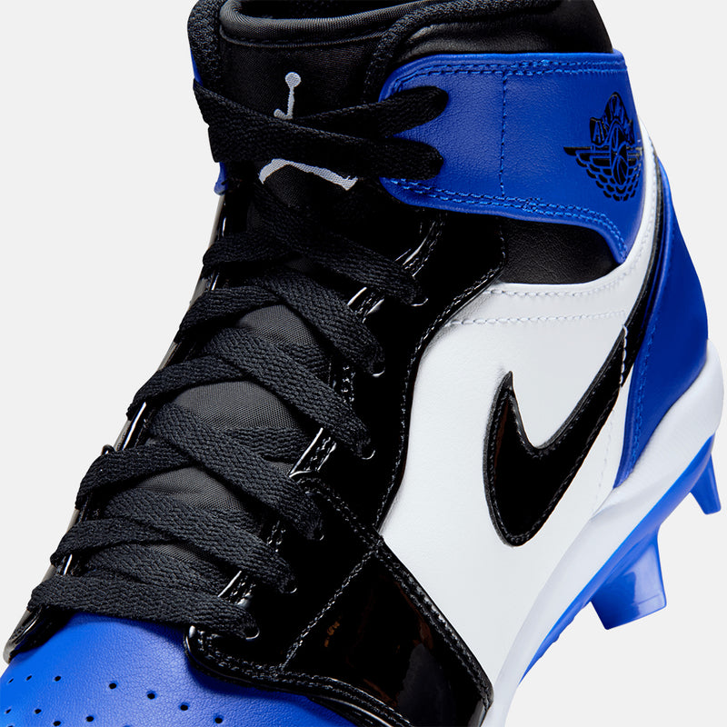 Up close, front view of the Men's Jordan 1 Retro MCS Baseball Cleats.