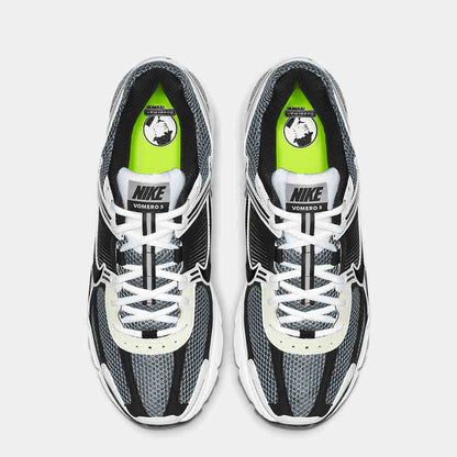 Top view of the Men's Nike Zoom Vomero 5 SE.