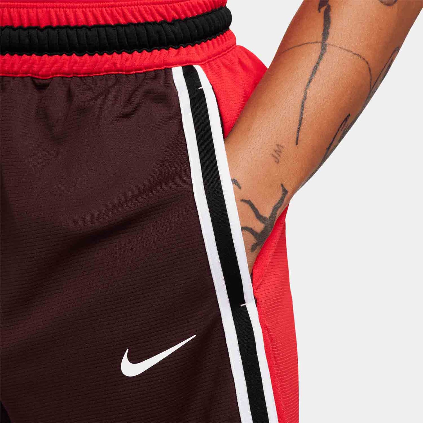 Up close view of pocket on the Nike Men's Dri-FIT DNA+ 8" Basketball Shorts.
