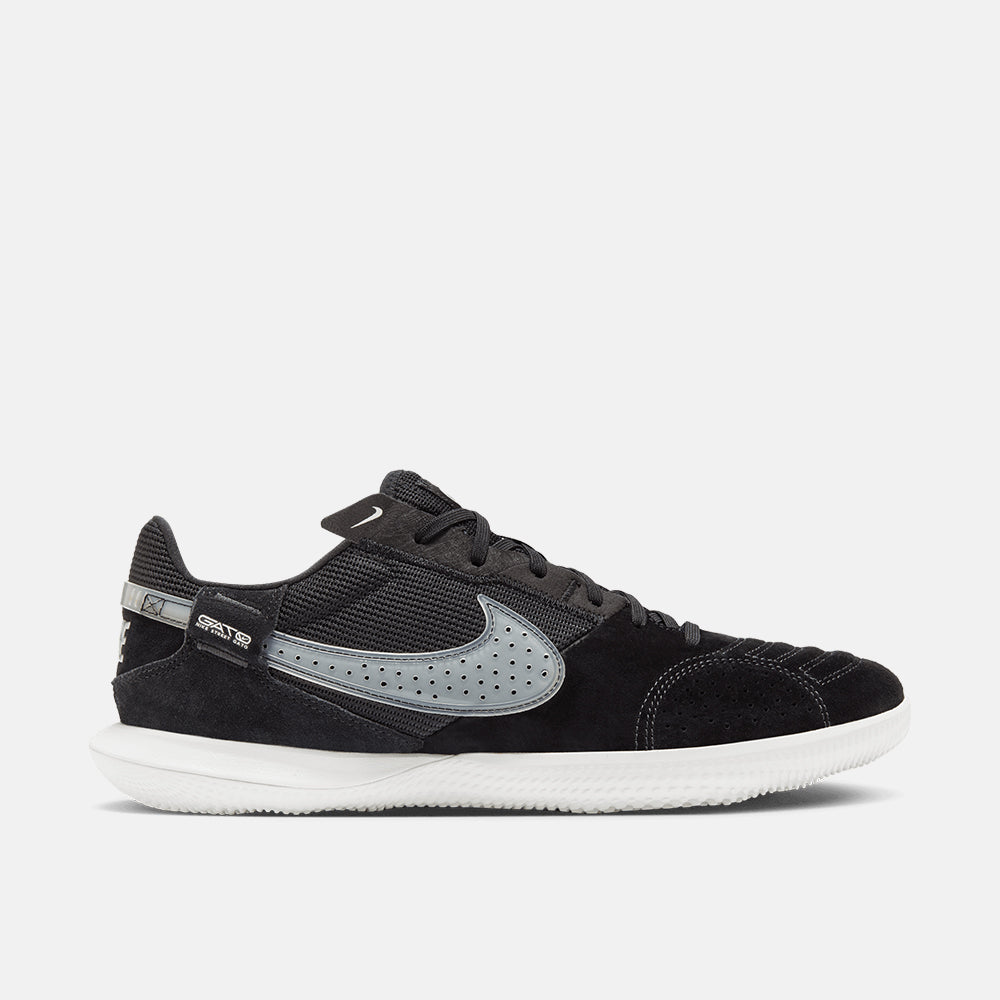 Side view of the Nike Streetgato Indoor Soccer Shoes.
