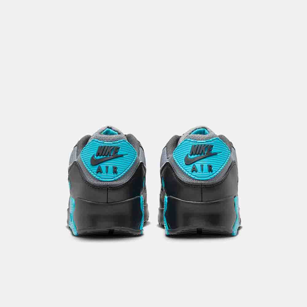 Rear view of the Men's Nike Air Max 90.