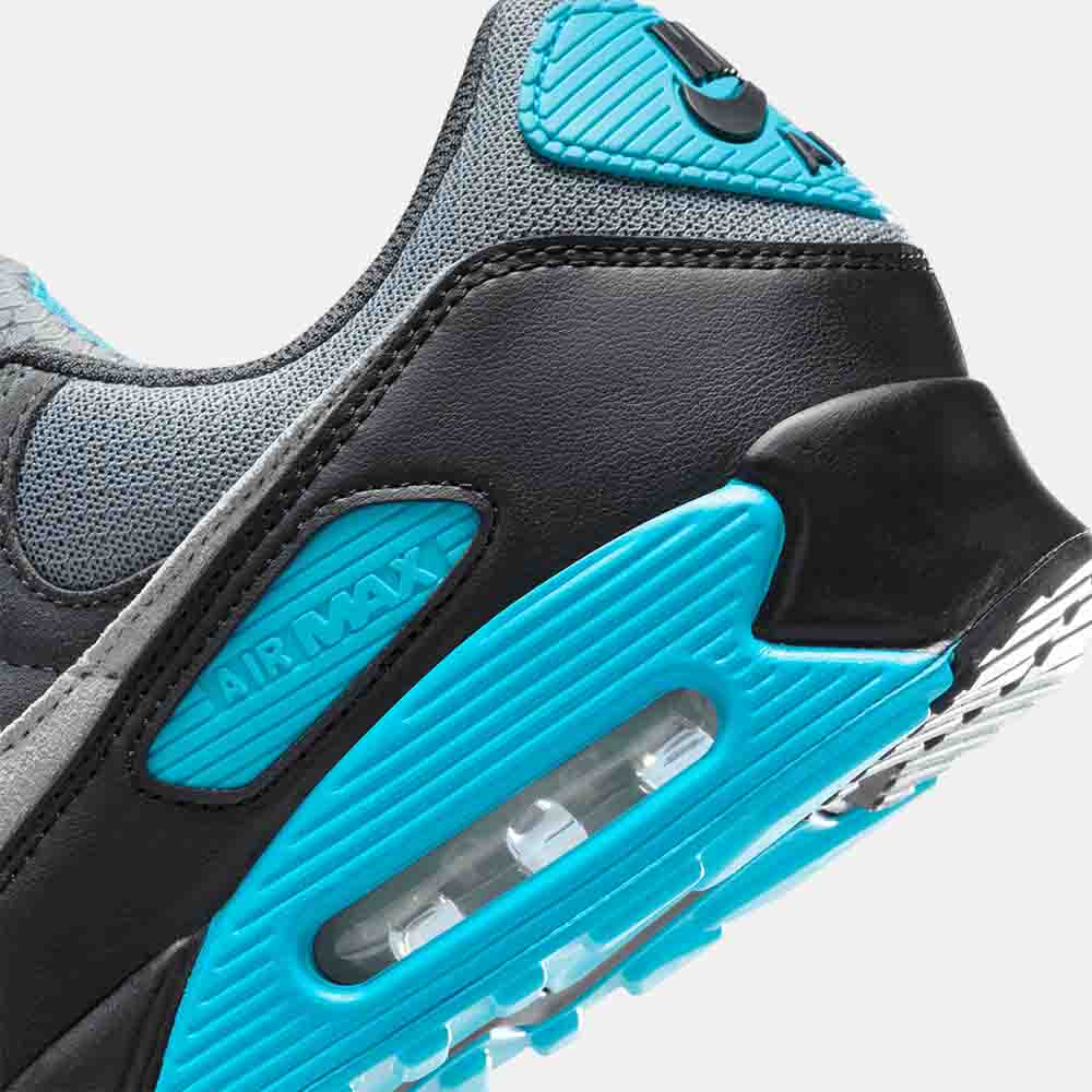 Up close, rear view of the Men's Nike Air Max 90.