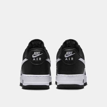 Rear view of the Men's Nike Air Force 1 '07.