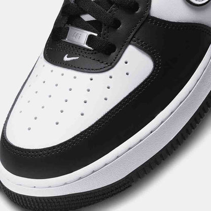 Up close, front view of the Men's Nike Air Force 1 '07.