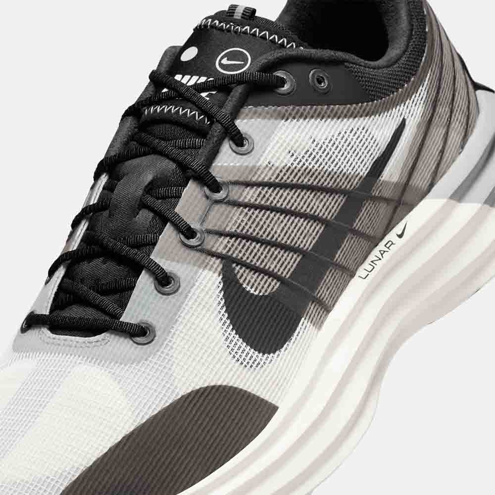 Up close, front view of the Men's Nike Lunar Roam Running Shoes.