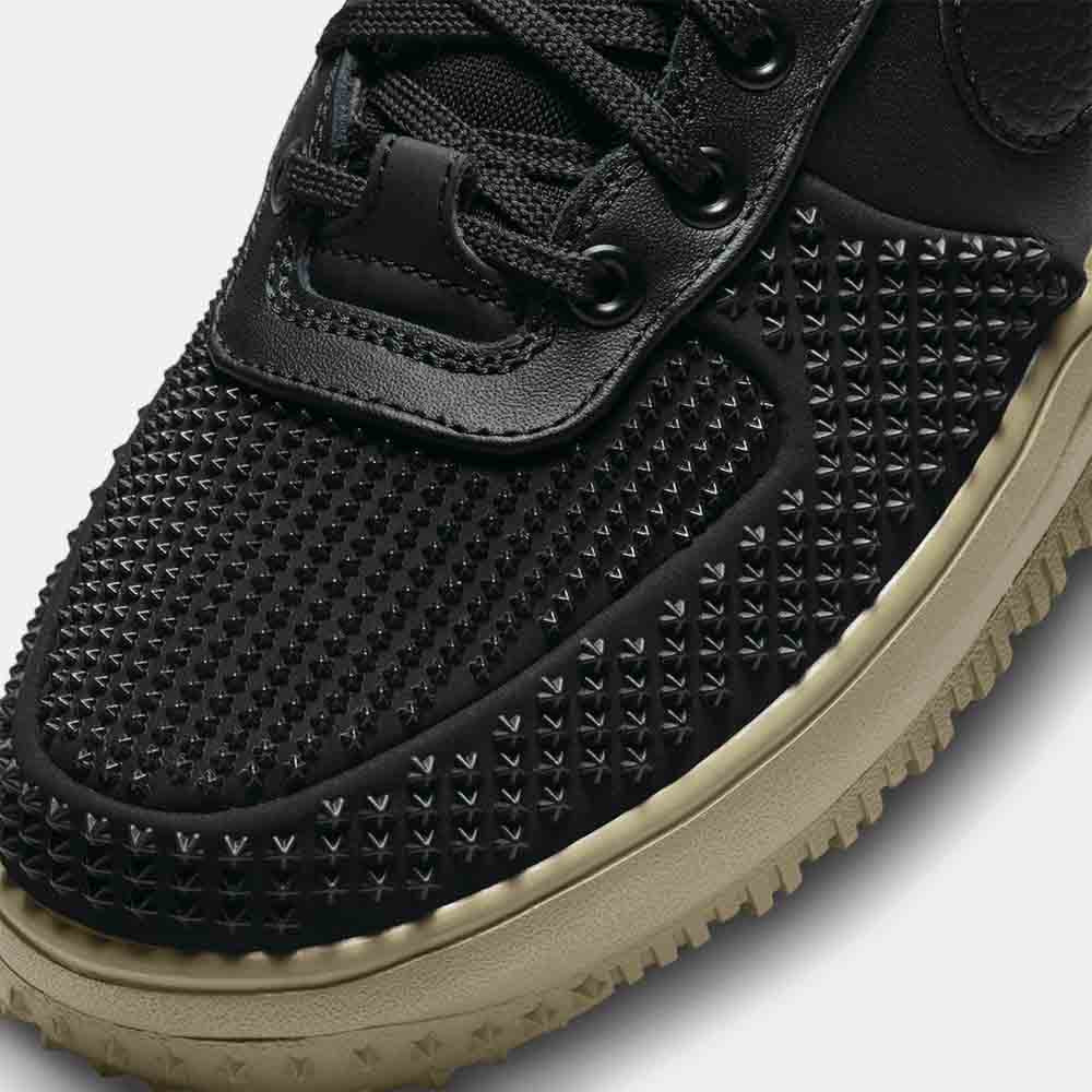 Up close, front view of the Men's Nike Lunar Force 1.