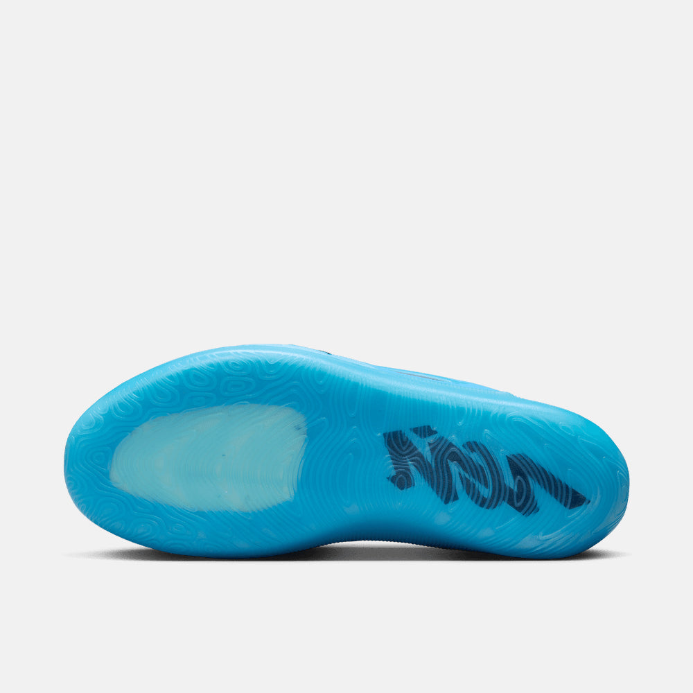 Bottom view of the Jordan Zion 4 "Iridescence".