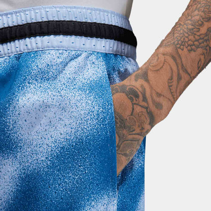 Up close view of pocket on the Nike Men's Dri-FIT Sport Diamond Shorts.