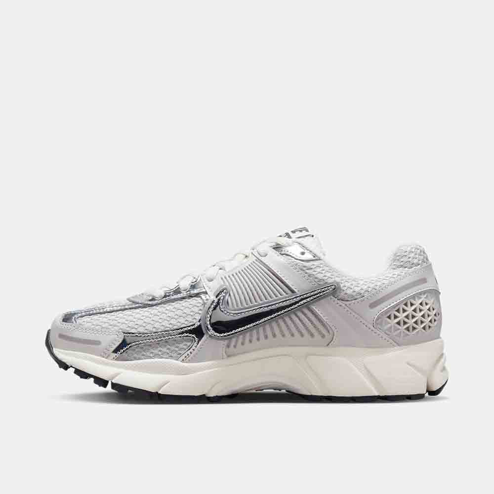 Side medial view of the Nike Women's Zoom Vomero 5.