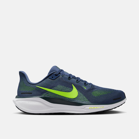 Side view of the Men's Nike Air Zoom Pegasus 41.