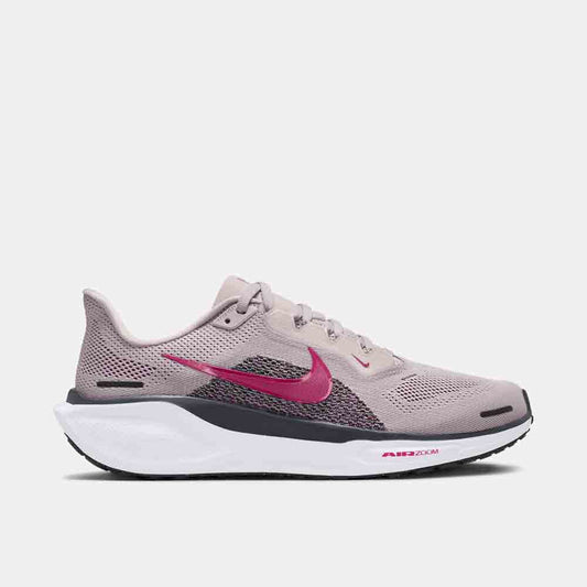 Side view of the Women's Nike Pegasus 41.
