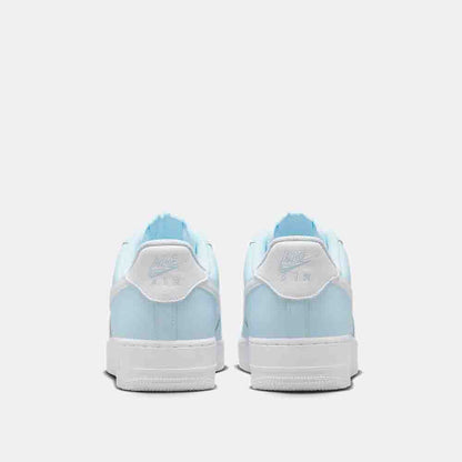 Rear view of the Men's Nike Air Force 1 '07.