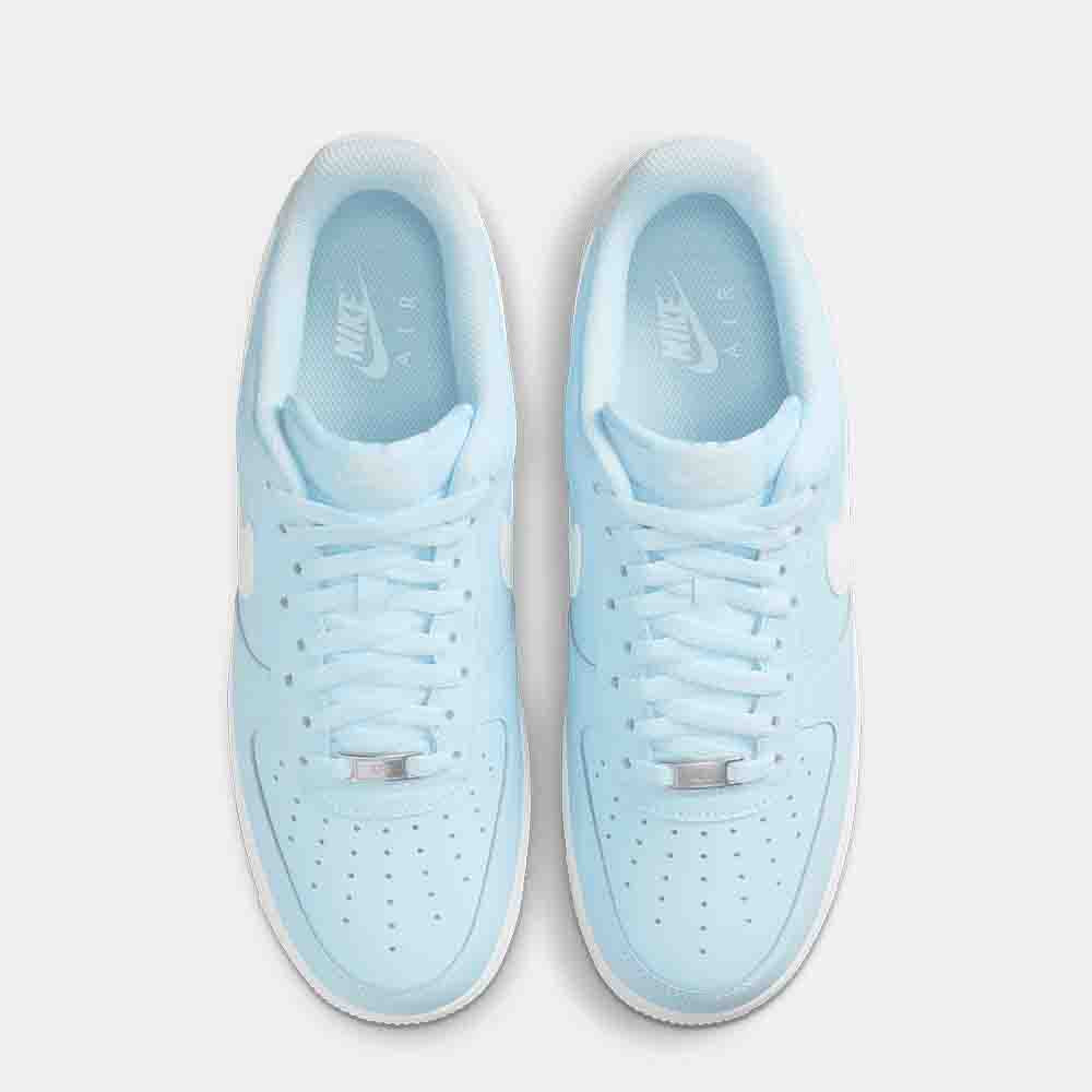 Top view of the Men's Nike Air Force 1 '07.