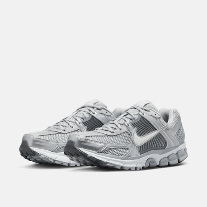 Front/side view of the Nike Zoom Vomero 5.