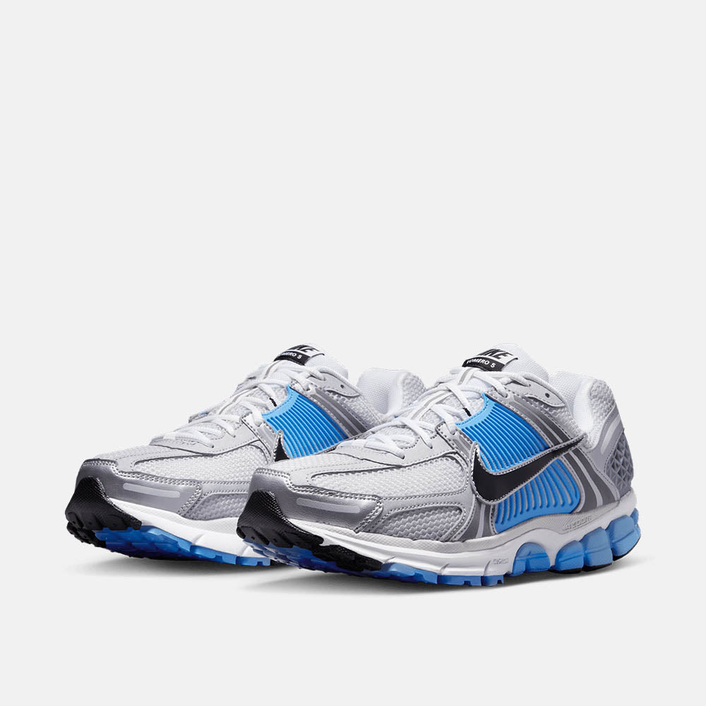Front/side view of the Nike Zoom Vomero 5.
