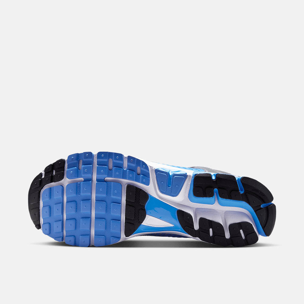 Bottom view of the Nike Zoom Vomero 5.