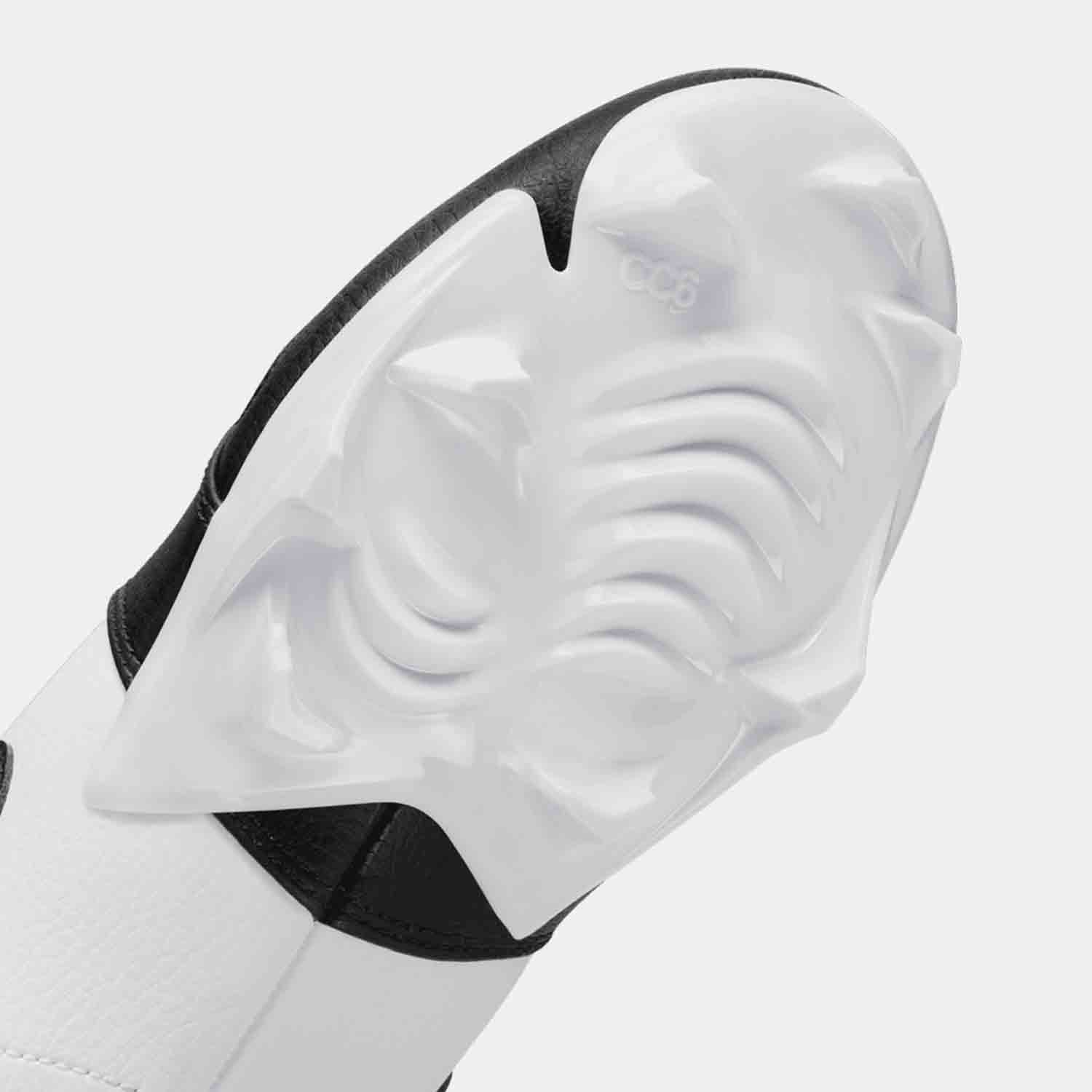 Up close, bottom view of the Men's Jordan 1 Low TD Football Cleats.