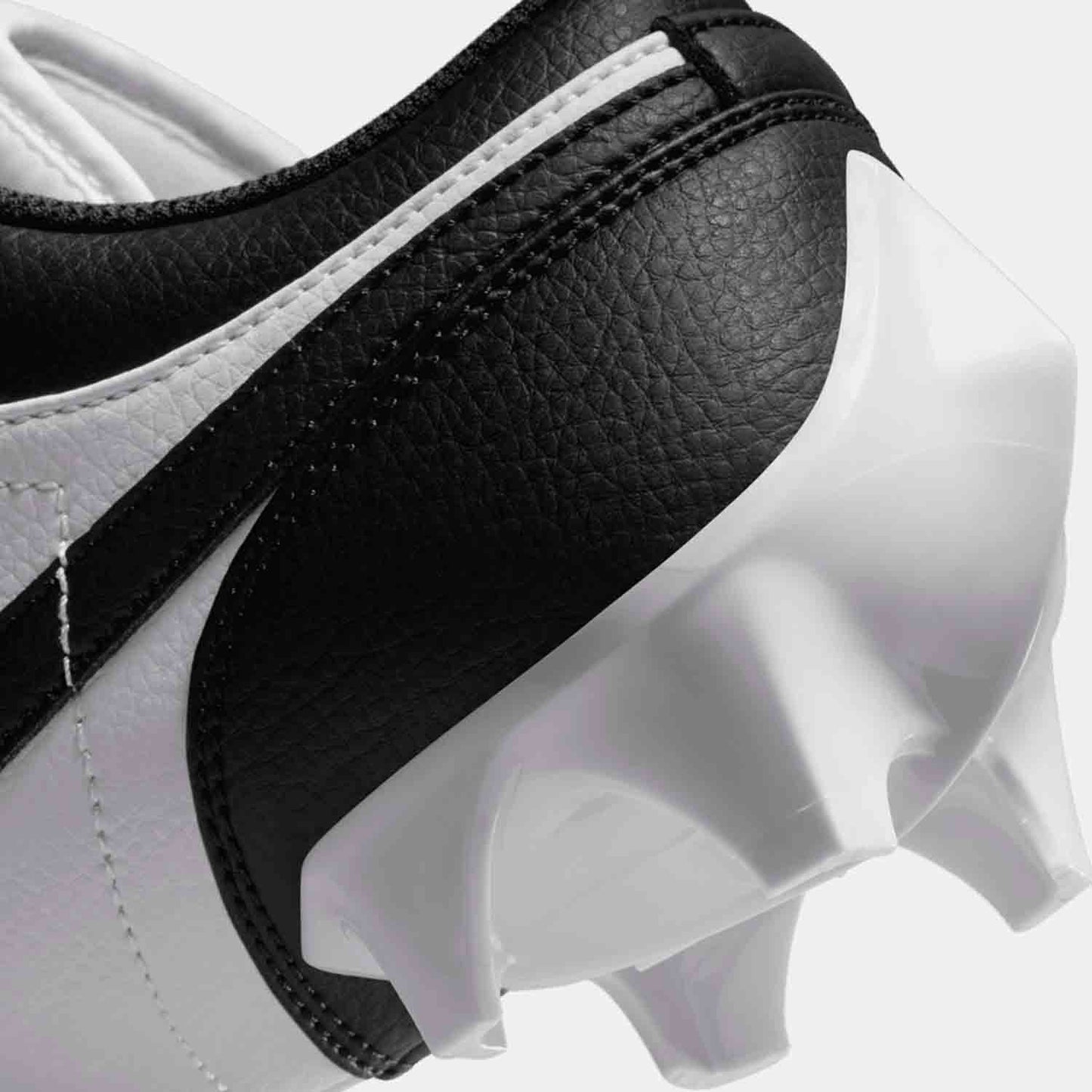 Up close, rear view of the Men's Jordan 1 Low TD Football Cleats.