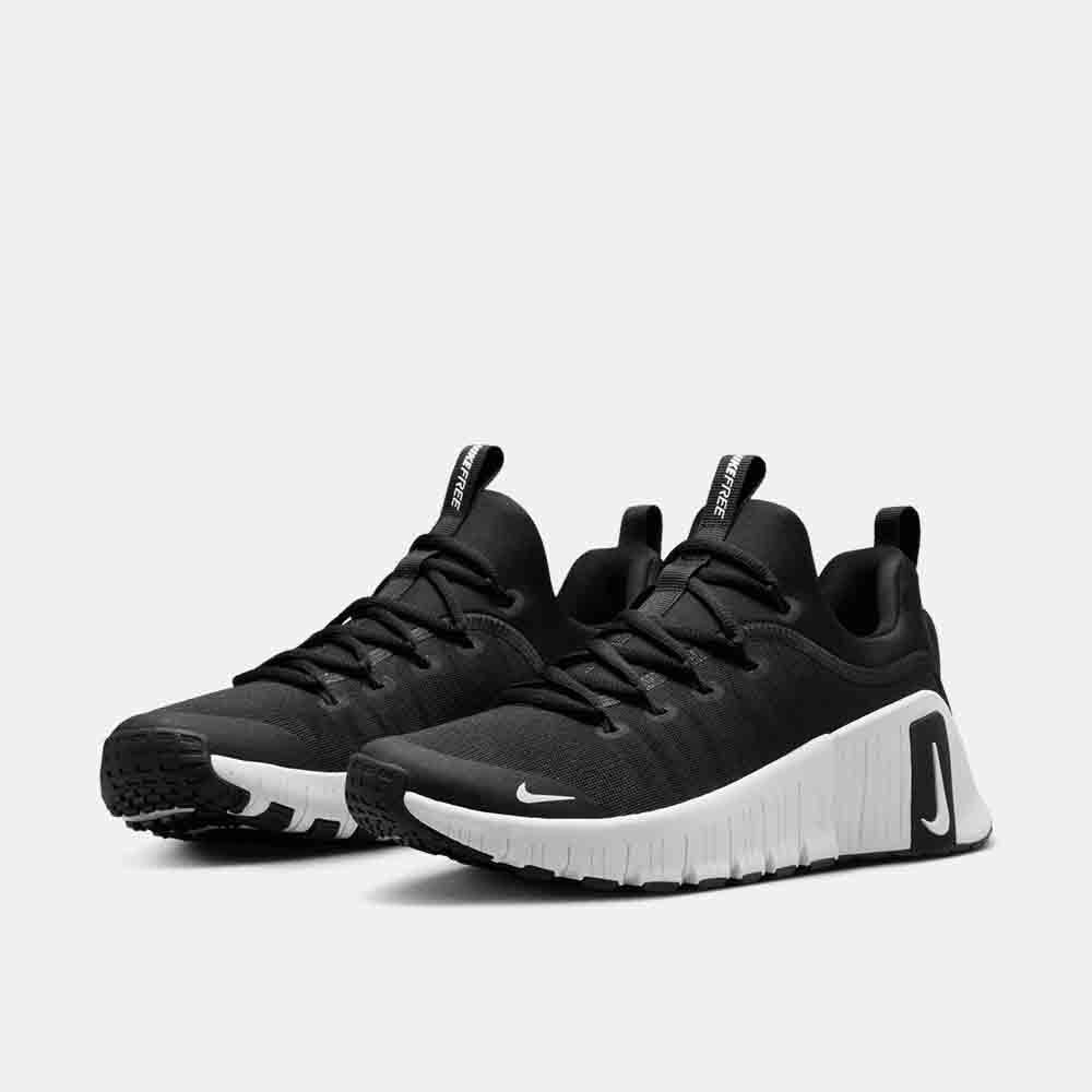 Front view of the Women's Nike Free Metcon 6.