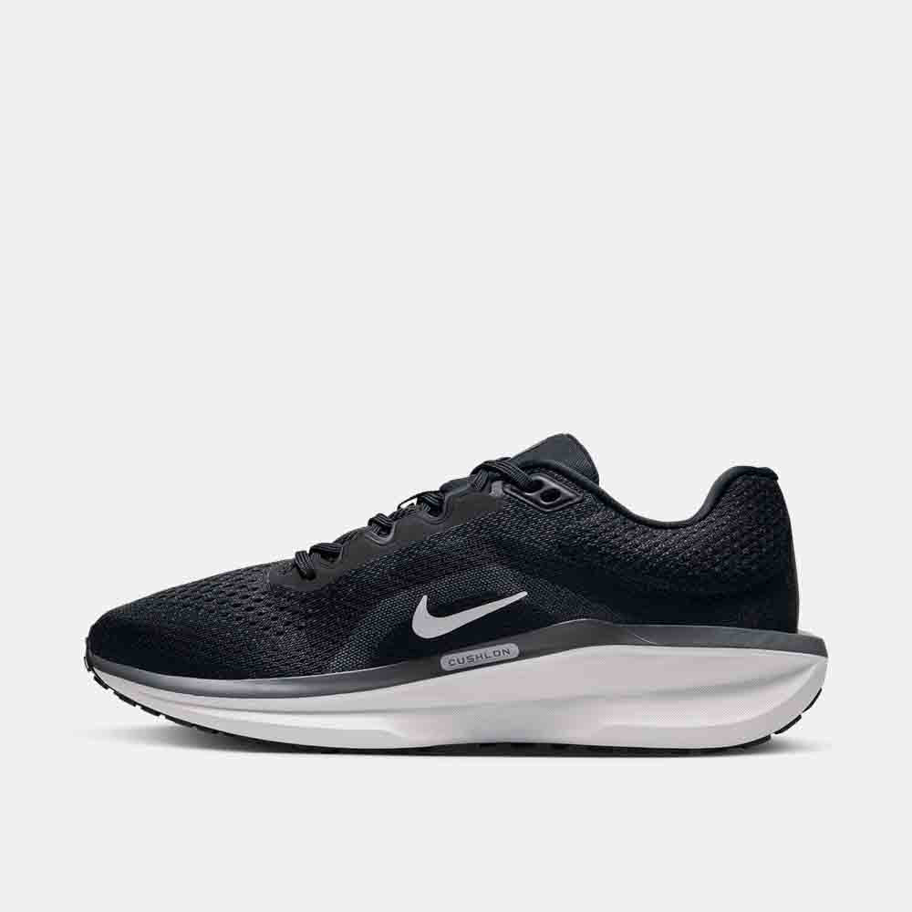 Side medial view of the Women's Nike Winflo 11.