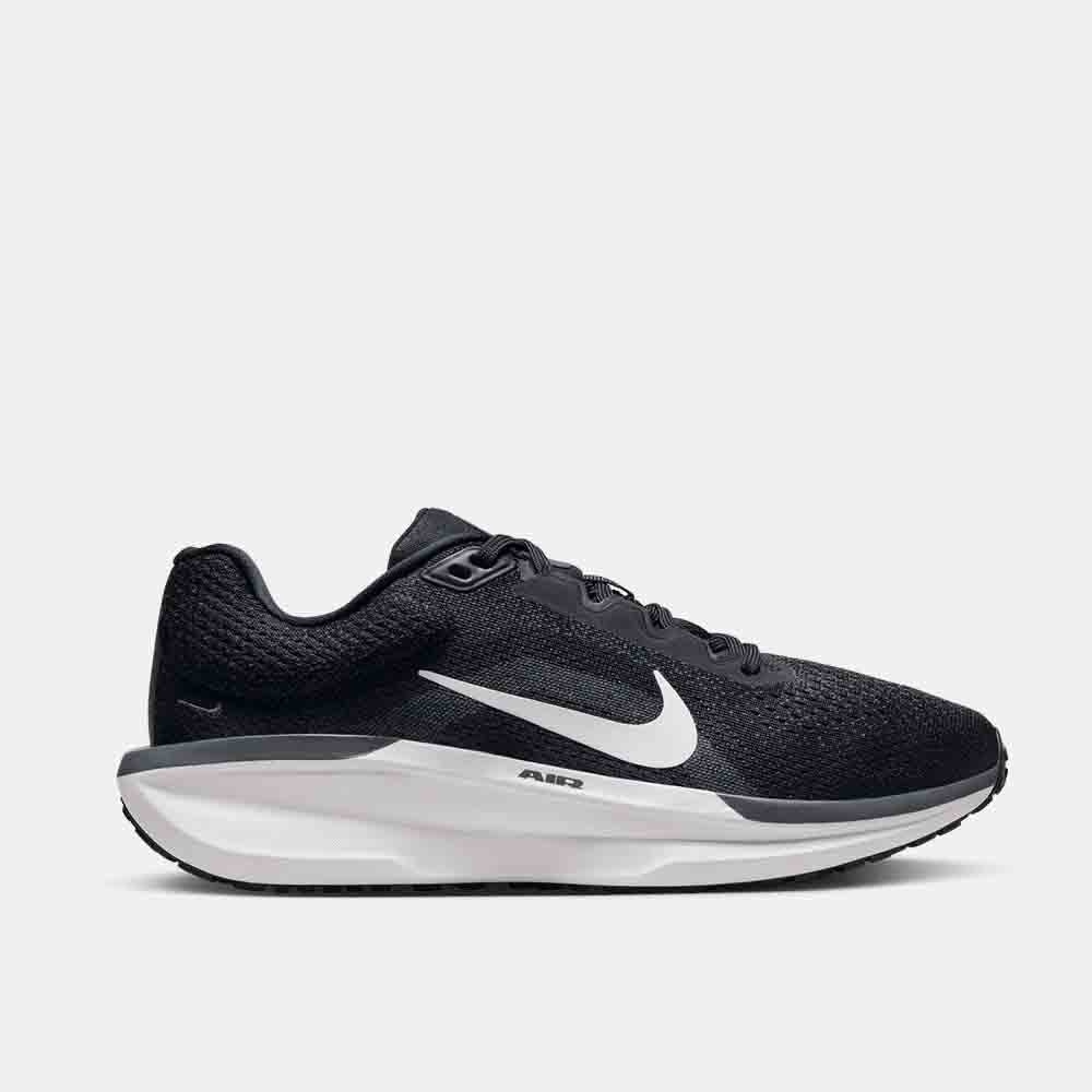 Side view of the Women's Nike Winflo 11.