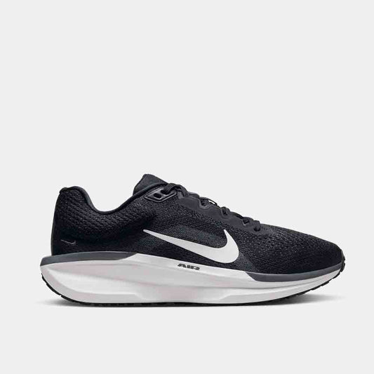 Side view of the Women's Nike Winflo 11.