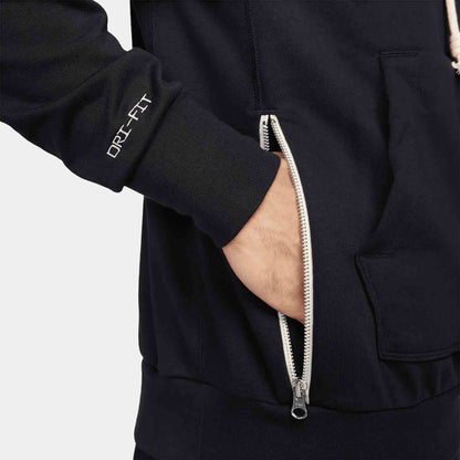 Up close view of pocket on the Nike Men's Dri-FIT Pullover Basketball Hoodie.