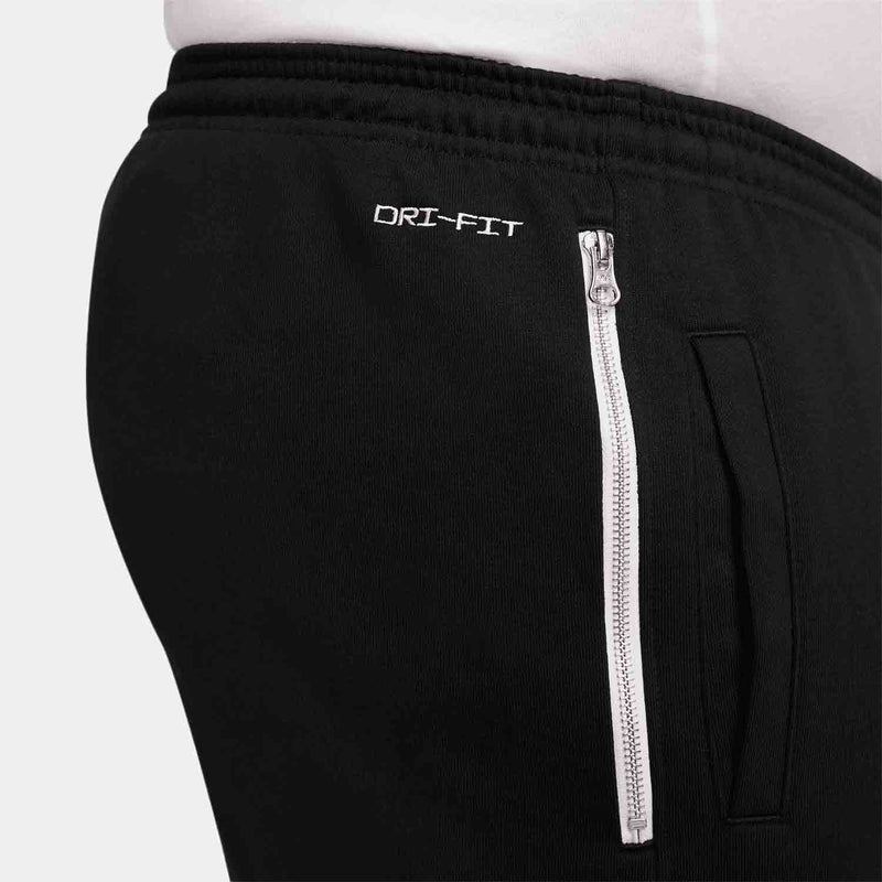 Up close view of zip up pocket on the Nike Men's Dri-FIT Jogger Basketball Pants.