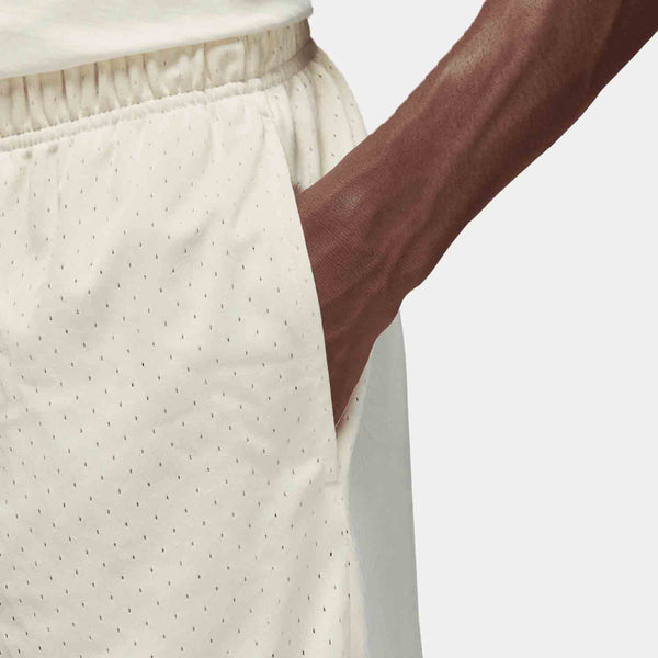 Up close view of pocket on the Men's Jordan Sport Mesh Shorts.