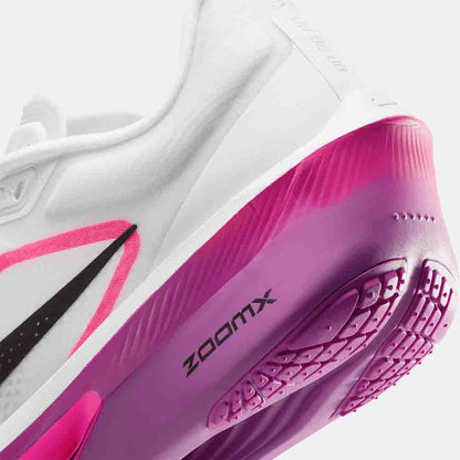 Up close, rear view of the Women's Nike Zoom Fly 6 Running Shoes.
