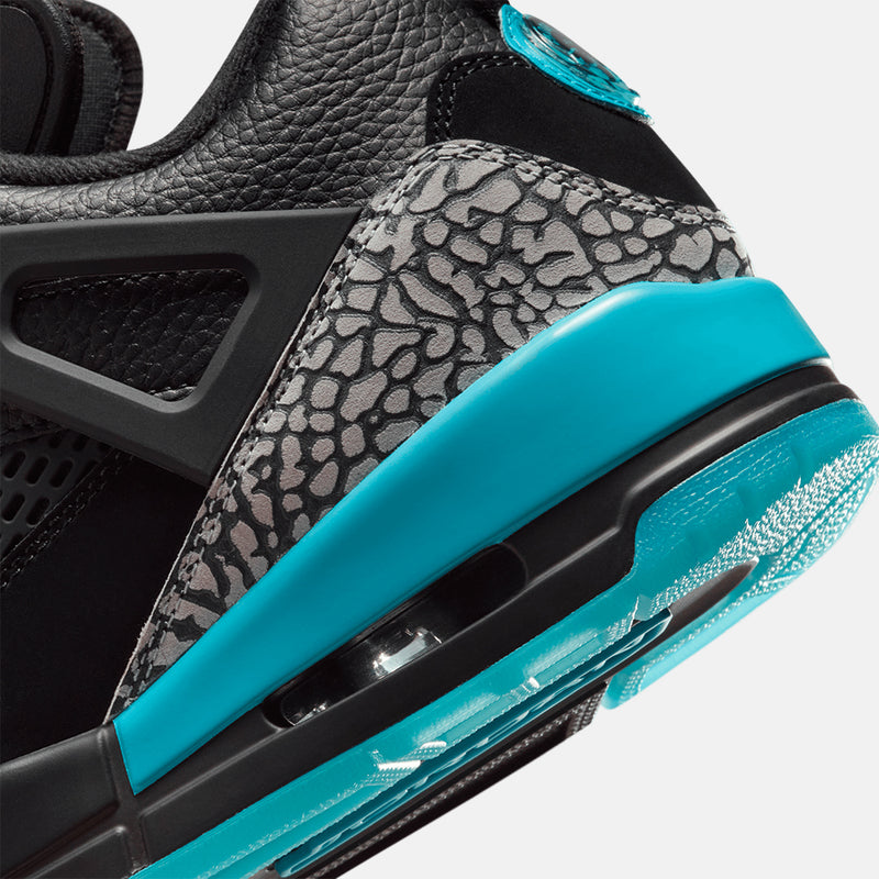 Up close, rear view of the Jordan Spizike Low.