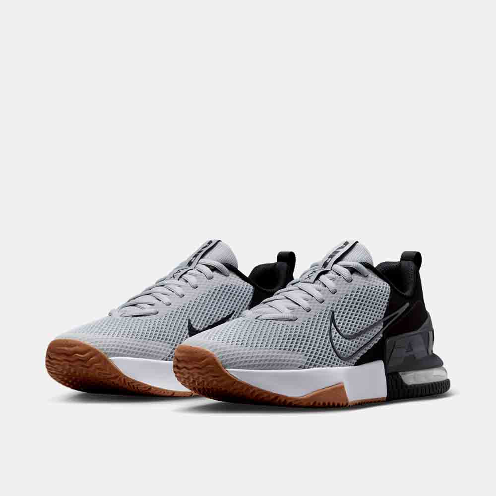Front view of the Men's Nike Air Max Alpha Trainer 6.