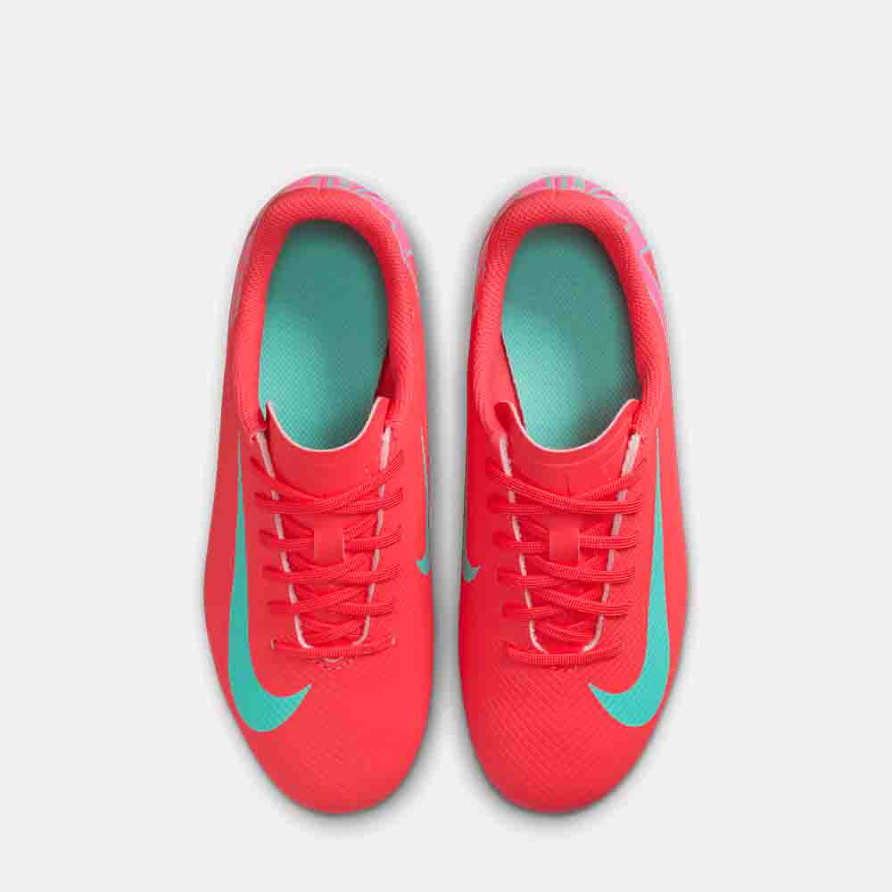 Top view of the Nike Kids' Mercurial Vapor 16 Club Soccer Cleats.