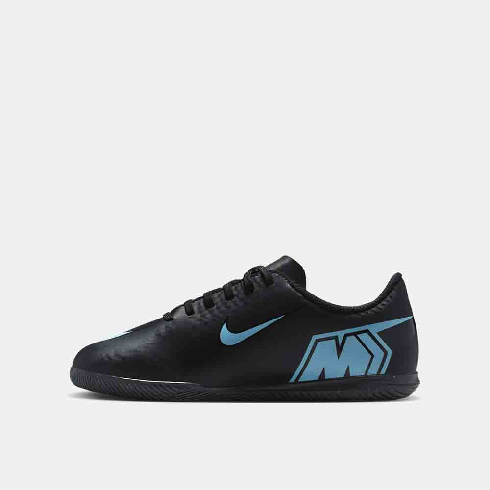 Side medial view of the Nike Jr. Mercurial Vapor 16 Club Indoor Soccer Shoes.